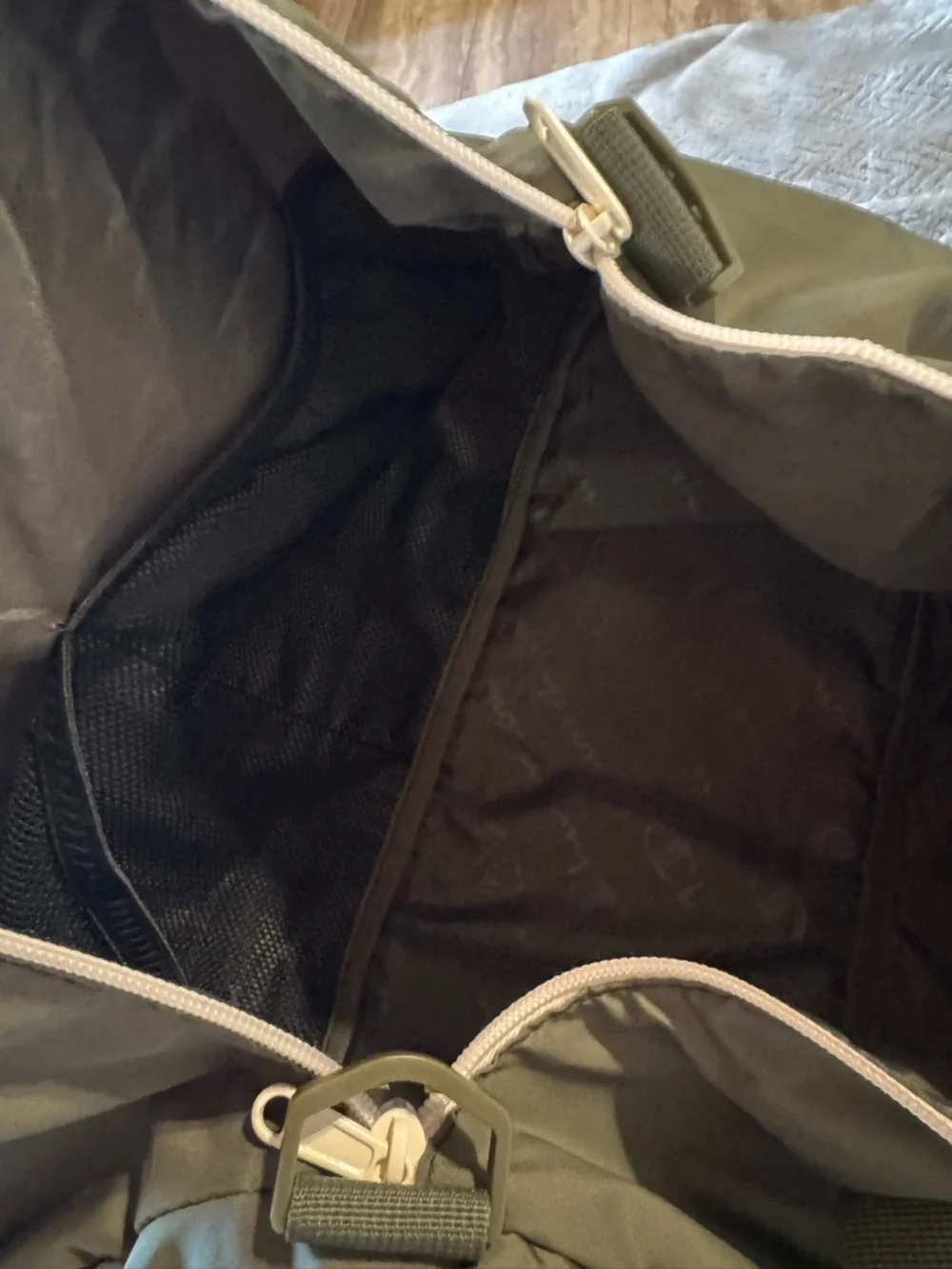 Champion Olive Green Duffel Gym Bag Floral Logo Travel Weekender - Picture 6 of 10